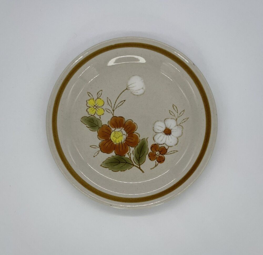 Mountain Wood Collection Stoneware Trellis Blossom 6 1/2” Plate